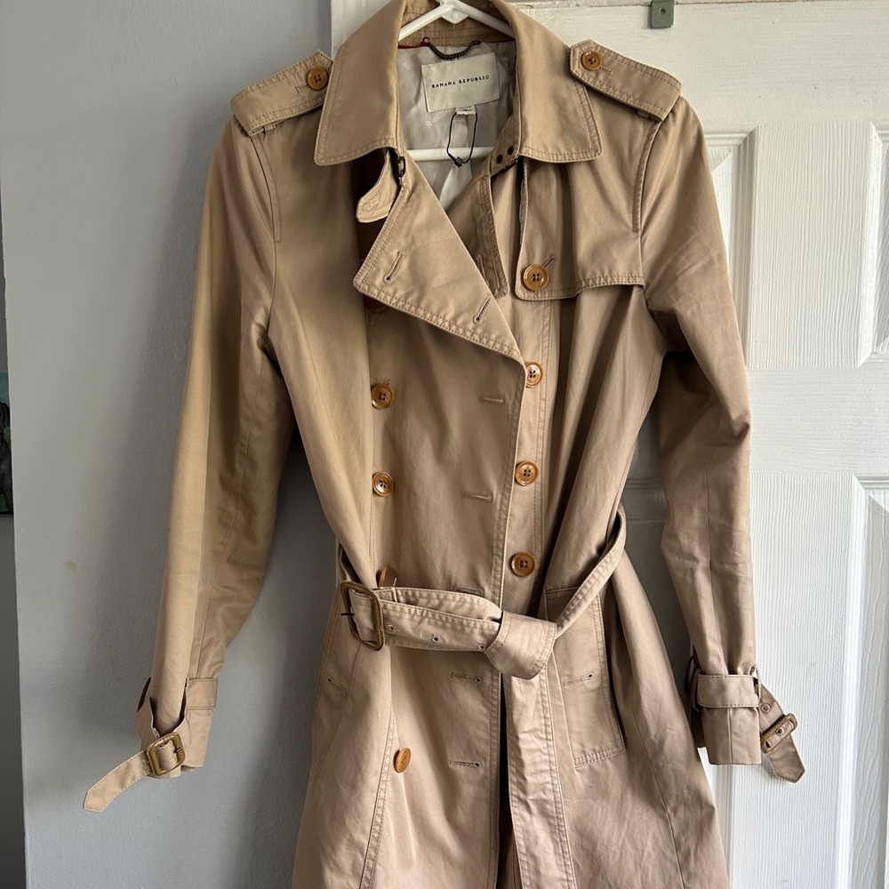 Fully lined Medium Petite trench coat